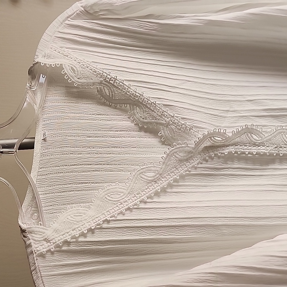 V-Neck Blouse, 2X, white, p2p 22,NWOT - Picture 6 of 9